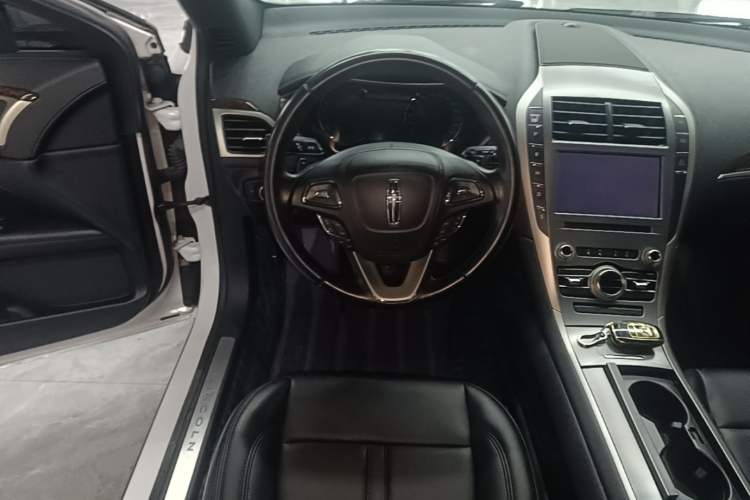 Used Lincoln MKZ 2019 2.0T Luxury Edition China VI Steering Wheel