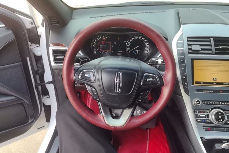 Used Lincoln MKZ 2019 2.0T Luxury Edition China VI Steering Wheel