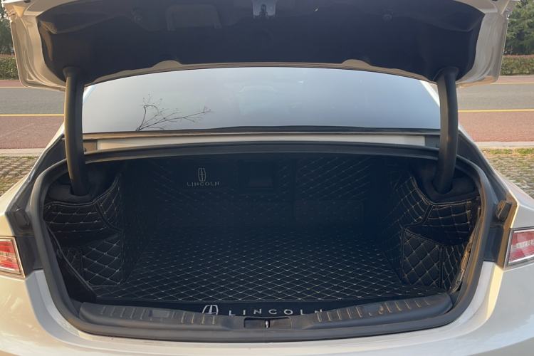Used Lincoln MKZ 2019 2.0T Luxury Edition China VI Trunk