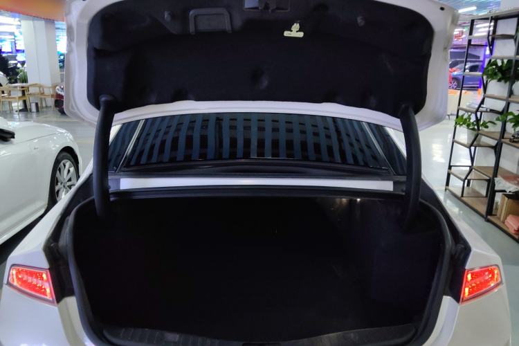 Used Lincoln MKZ 2019 2.0T Luxury Edition China VI Standard Trunk