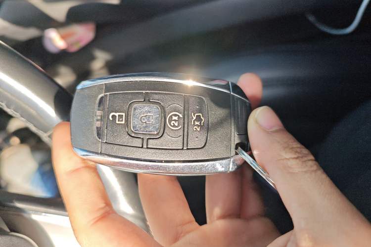 Used Lincoln MKZ 2019 2.0T Luxury Edition China VI Vehicle Key