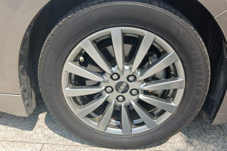 Used Lincoln MKZ 2019 2.0T Luxury Edition China VI Right Front Wheel Hub