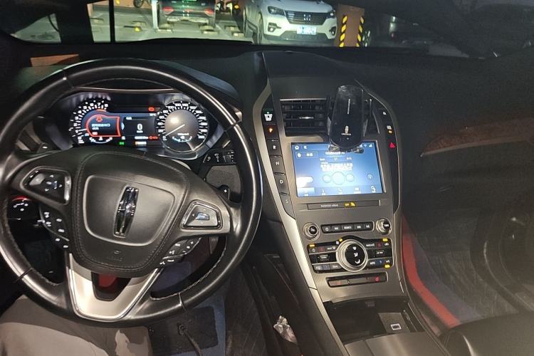 Used Lincoln MKZ 2020 2.0T Deluxe Edition Center Console