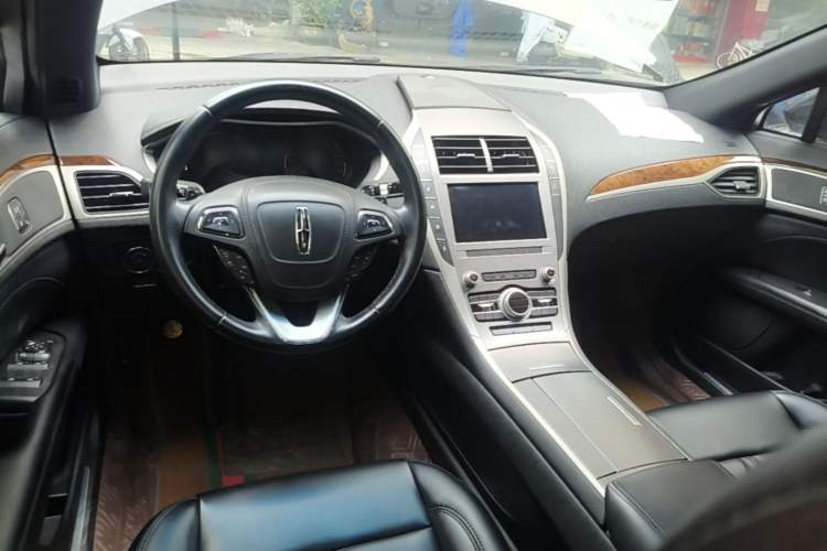 Used Lincoln MKZ 2020 2.0T Deluxe Edition Center Console