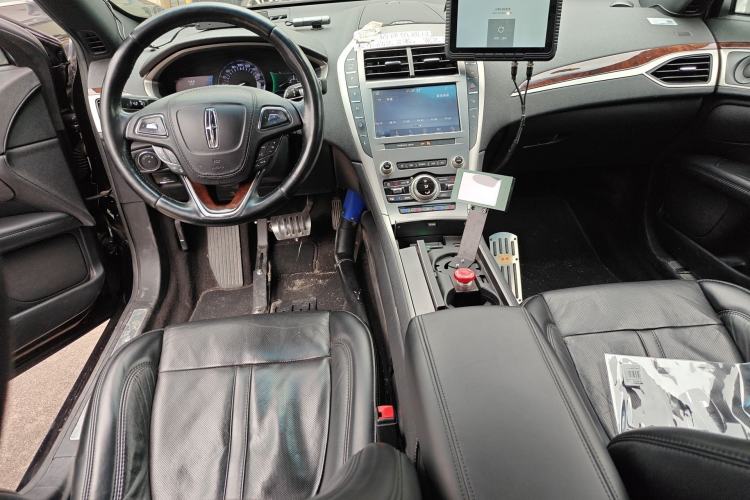 Used Lincoln MKZ 2020 2.0H Hybrid Prestige Edition Center Console