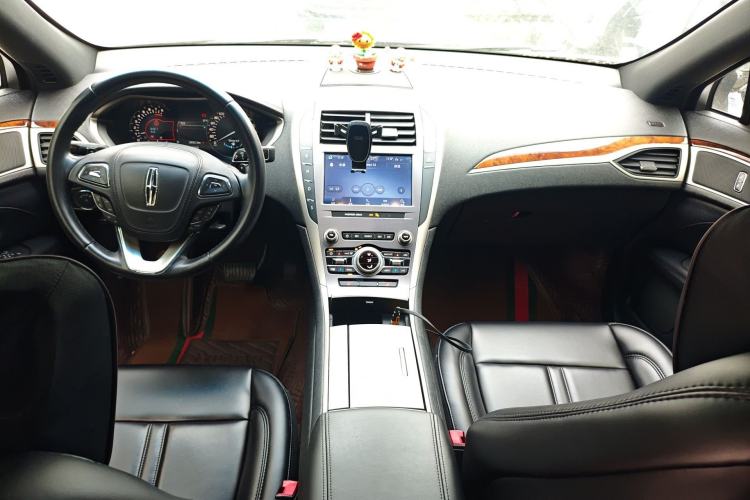 Used Lincoln MKZ 2020 2.0T Deluxe Edition Center Console