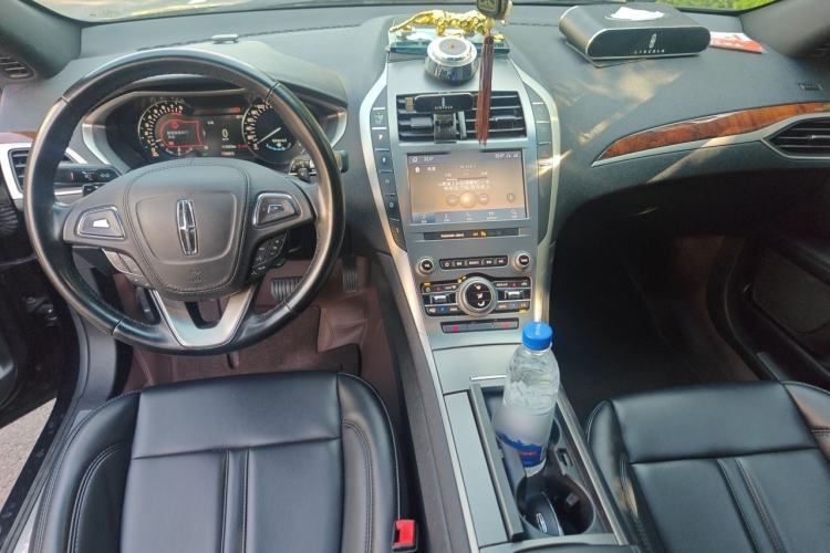 Used Lincoln MKZ 2020 2.0T Deluxe Edition Center Console