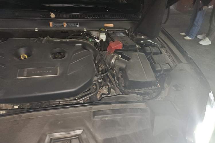 Used Lincoln MKZ 2020 2.0T Deluxe Edition Engine Bay Left