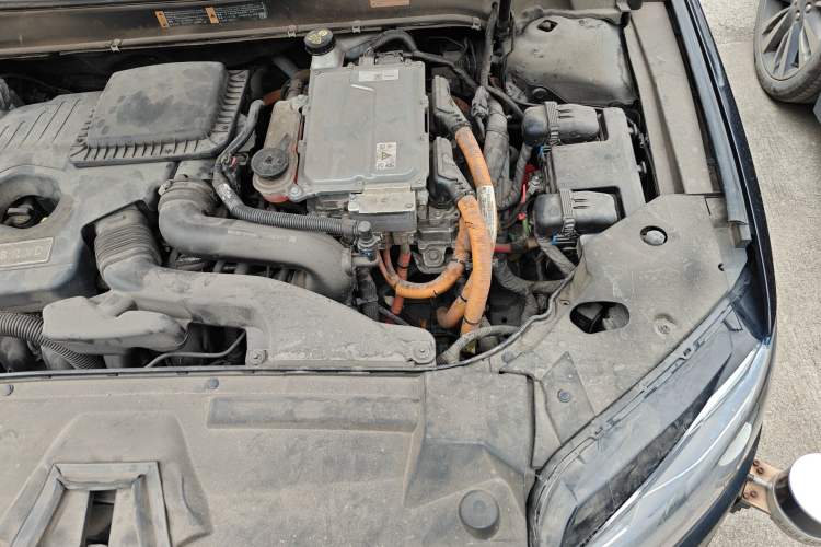 Used Lincoln MKZ 2020 2.0H Hybrid Prestige Edition Engine Bay Left