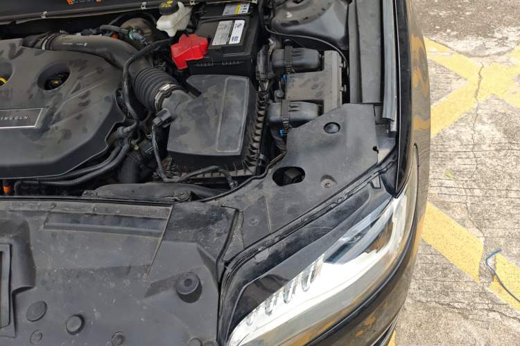 Used Lincoln MKZ 2020 2.0T Deluxe Edition Engine Bay Left