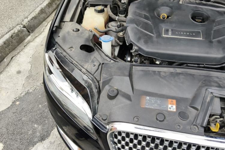 Used Lincoln MKZ 2020 2.0T Deluxe Edition Engine Bay Right