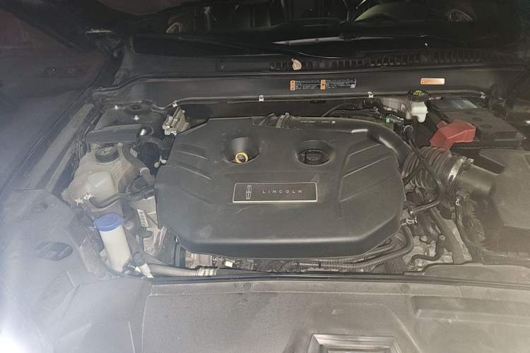 Used Lincoln MKZ 2020 2.0T Deluxe Edition Engine Bay Right