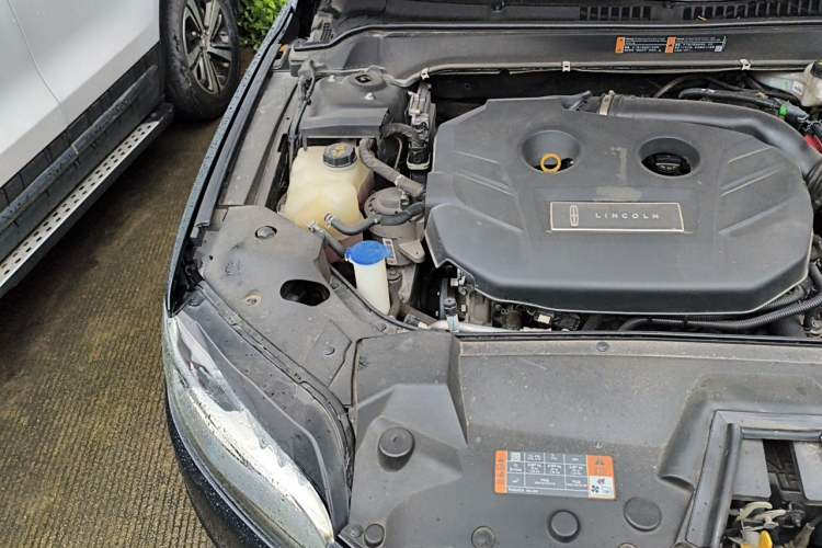 Used Lincoln MKZ 2020 2.0T Deluxe Edition Engine Bay Right
