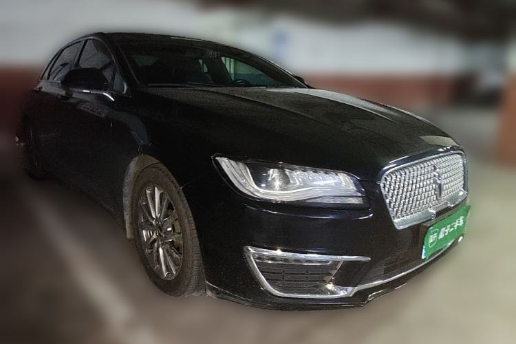 Used Lincoln MKZ 2020 2.0T Deluxe Edition Front Right 45 Deg