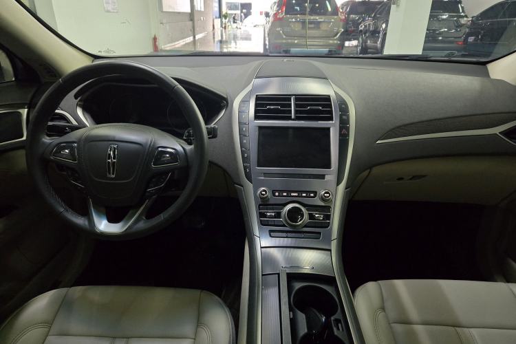Used Lincoln MKZ 2020 2.0T Deluxe Edition Interior 1