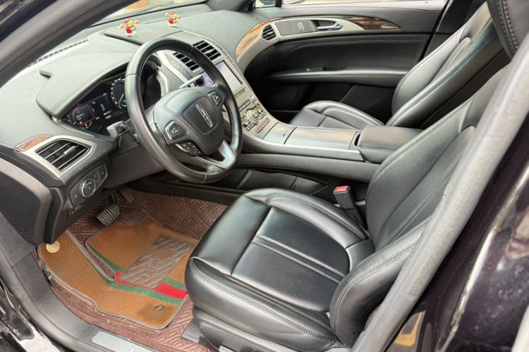 Used Lincoln MKZ 2020 2.0T Deluxe Edition Interior 2