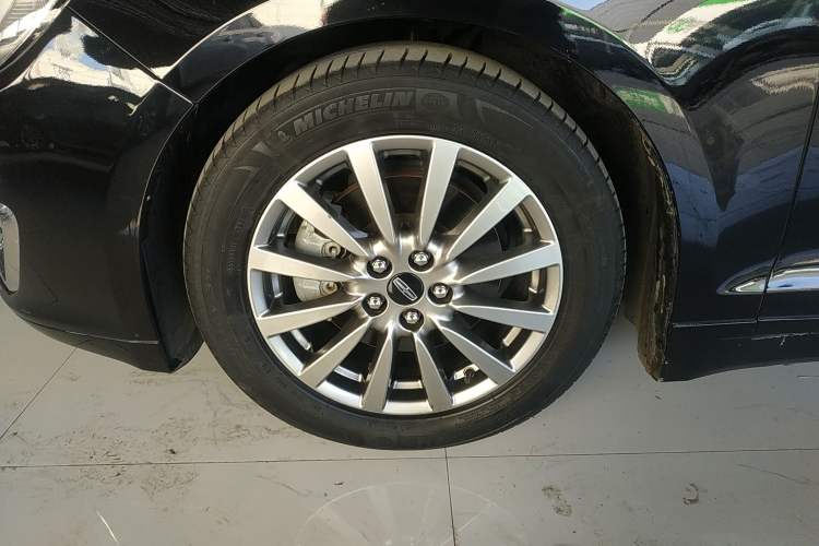 Used Lincoln MKZ 2020 2.0T Deluxe Edition Left Front Wheel Hub