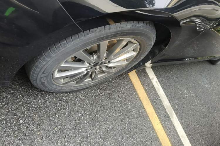 Used Lincoln MKZ 2020 2.0T Deluxe Edition Left Front Wheel Hub