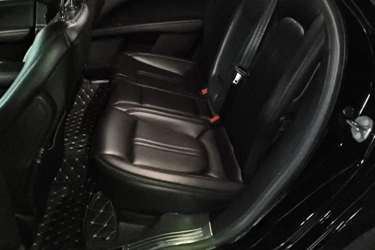 Used Lincoln MKZ 2020 2.0T Deluxe Edition Left Rear Seat