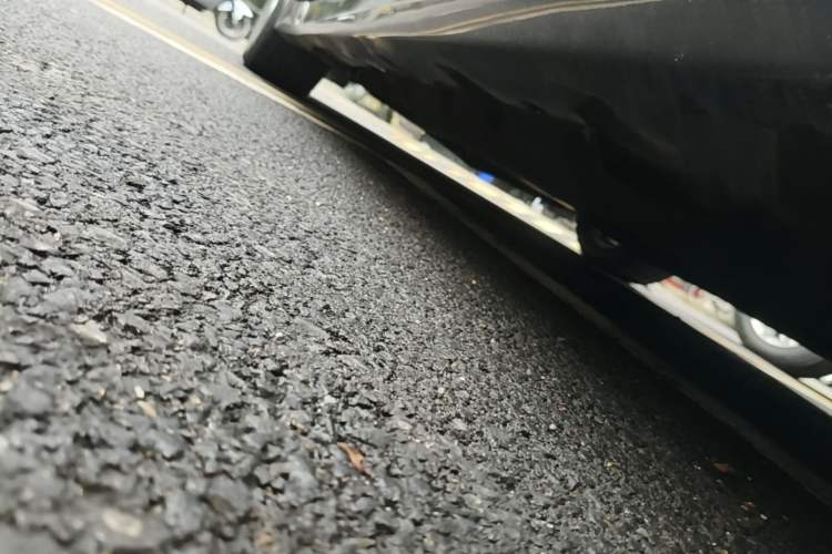 Used Lincoln MKZ 2020 2.0T Deluxe Edition Left Side Sill