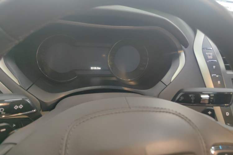 Used Lincoln MKZ 2020 2.0T Deluxe Edition Odometer Close Up
