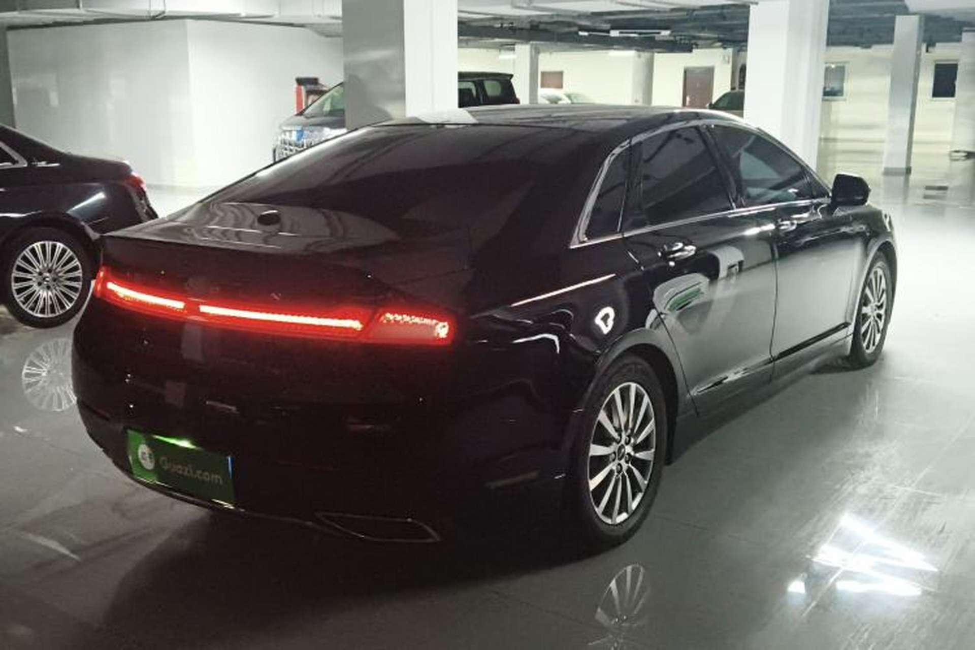 Used Lincoln MKZ 2020 2.0T Deluxe Edition Rear Right 45 Deg