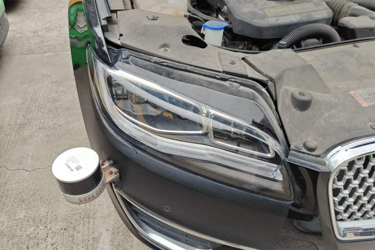 Used Lincoln MKZ 2020 2.0H Hybrid Prestige Edition Right Front Headlight