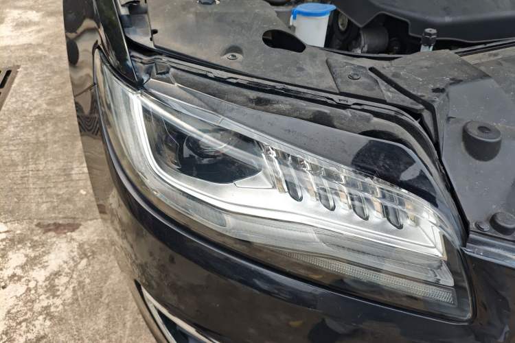 Used Lincoln MKZ 2020 2.0T Deluxe Edition Right Front Headlight