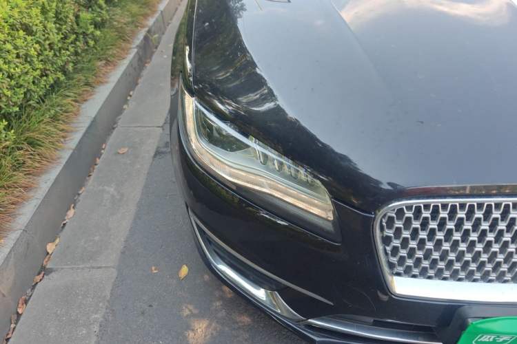 Used Lincoln MKZ 2020 2.0T Deluxe Edition Right Front Headlight