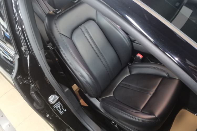 Used Lincoln MKZ 2020 2.0T Deluxe Edition Right Front Seat