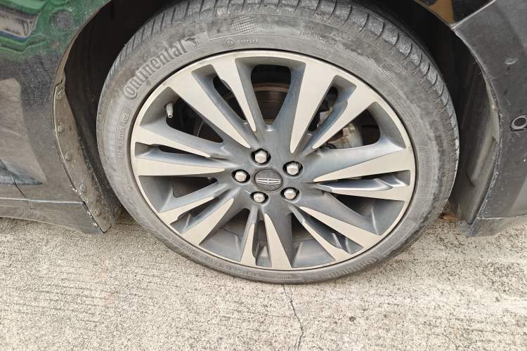 Used Lincoln MKZ 2020 2.0H Hybrid Prestige Edition Right Front Wheel Hub