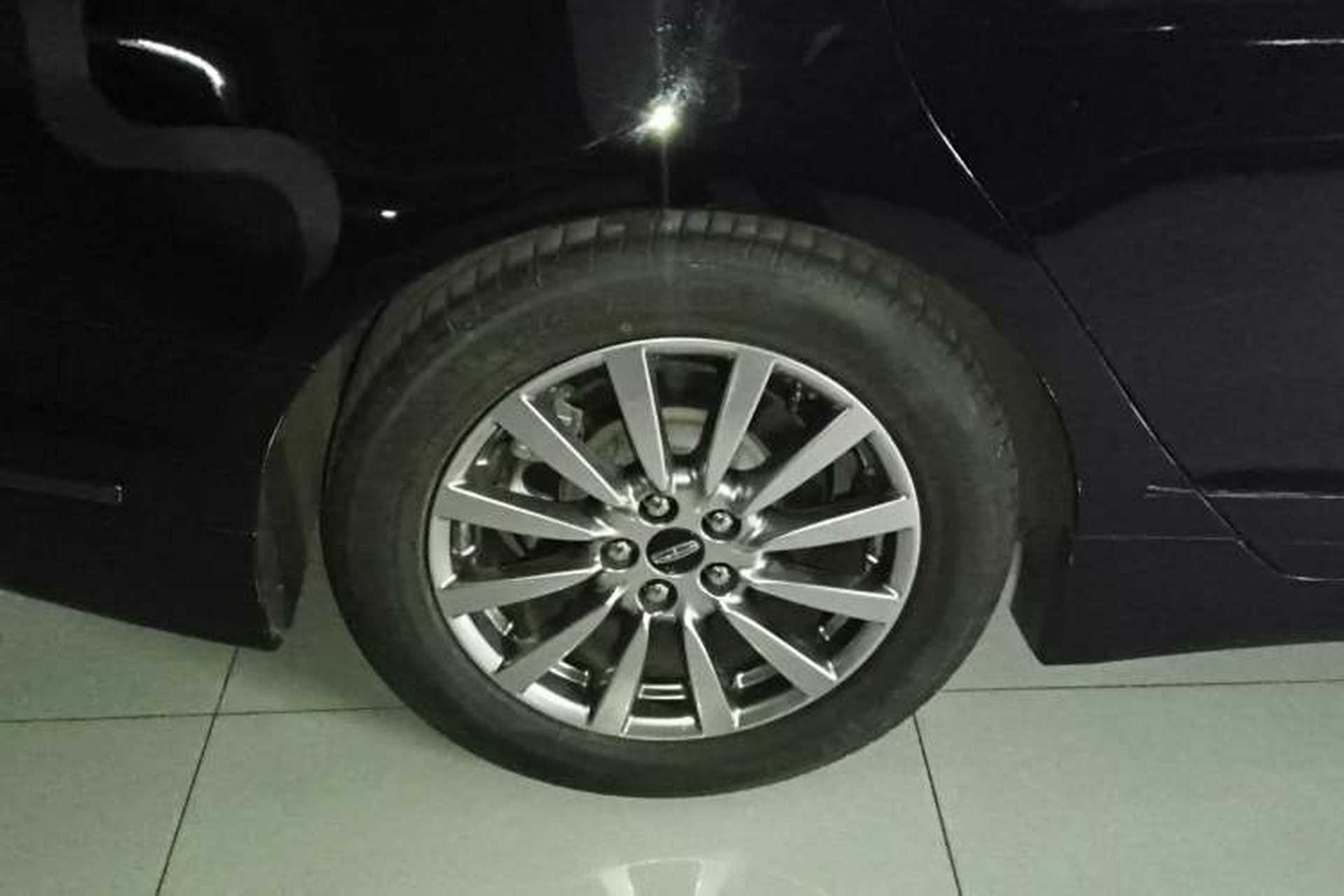 Used Lincoln MKZ 2020 2.0T Deluxe Edition Right Rear Wheel Hub