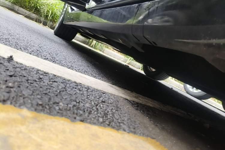 Used Lincoln MKZ 2020 2.0T Deluxe Edition Right Side Sill