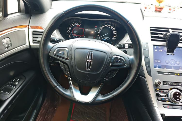 Used Lincoln MKZ 2020 2.0T Deluxe Edition Steering Wheel