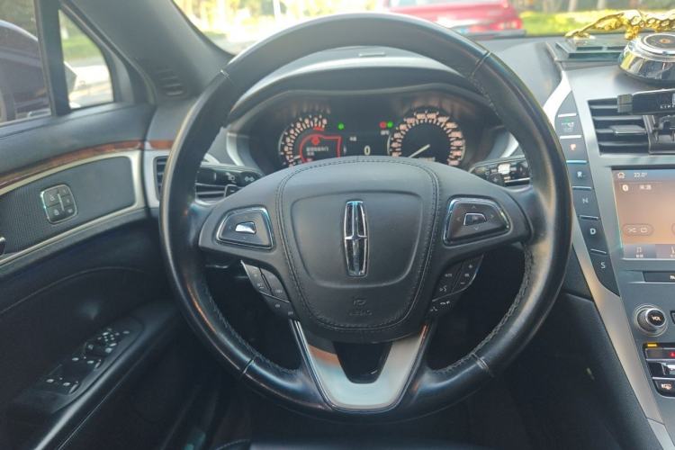 Used Lincoln MKZ 2020 2.0T Deluxe Edition Steering Wheel