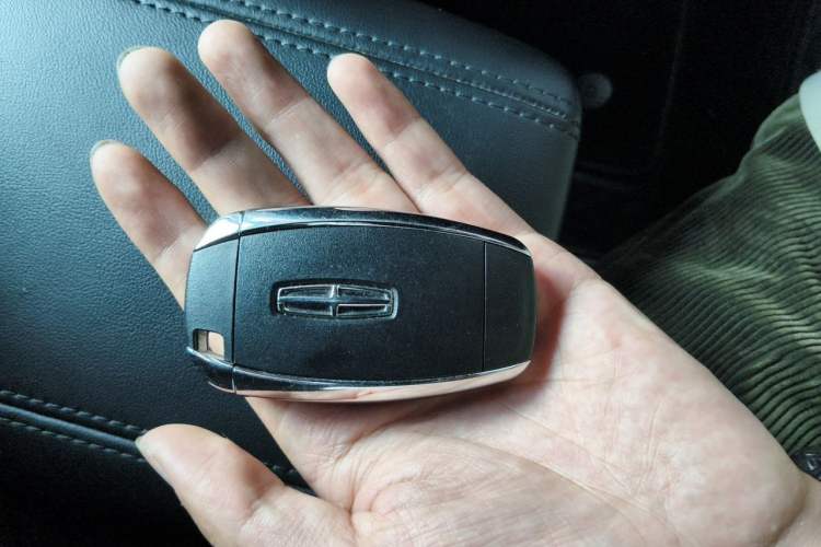 Used Lincoln MKZ 2020 2.0T Deluxe Edition Vehicle Key