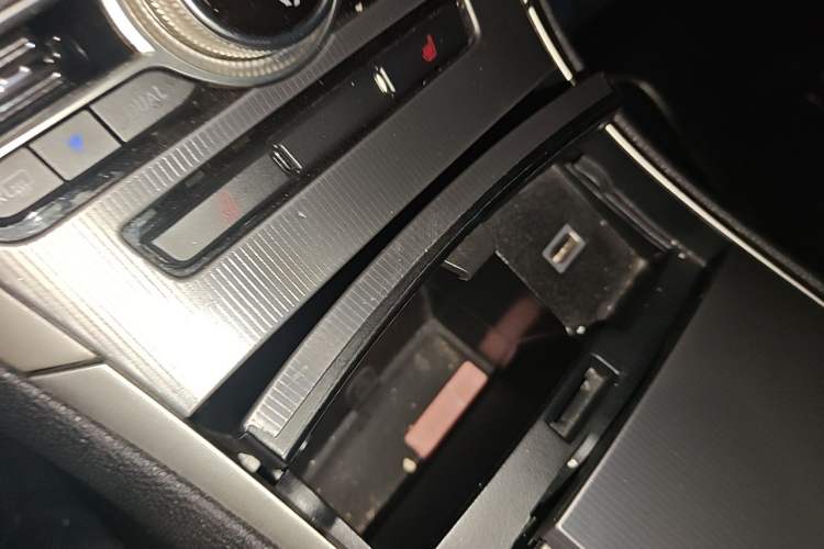 Used Lincoln MKZ 2020 2.0T Deluxe Edition Vehicle Key