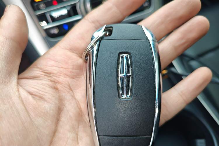 Used Lincoln MKZ 2020 2.0T Deluxe Edition Vehicle Key