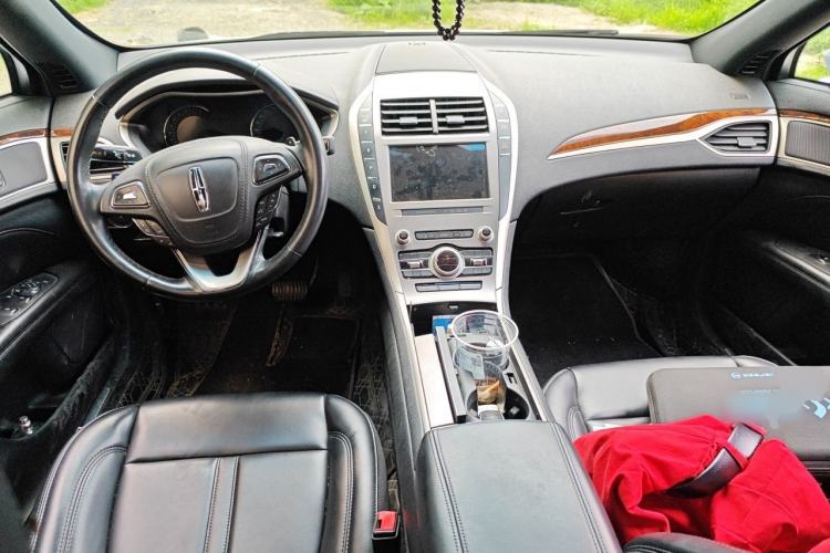 Used Lincoln MKZ 2020 2.0T Deluxe Edition Center Console