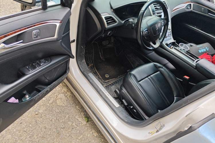 Used Lincoln MKZ 2020 2.0T Deluxe Edition Driver Seat