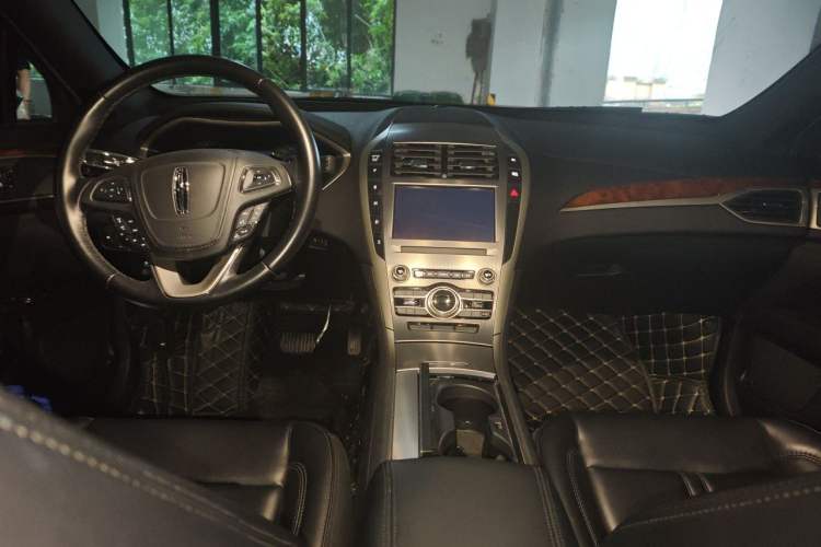 Used Lincoln MKZ 2020 2.0T Deluxe Edition Center Console