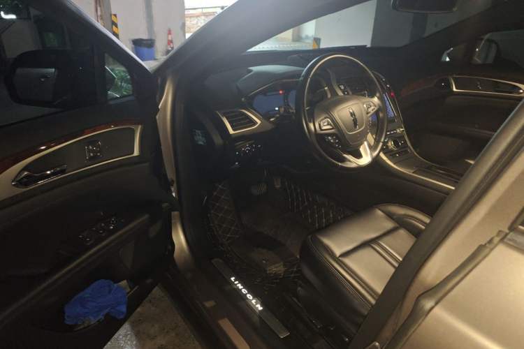 Used Lincoln MKZ 2020 2.0T Deluxe Edition Driver Seat