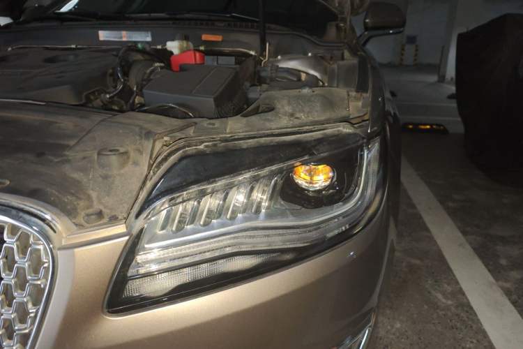 Used Lincoln MKZ 2020 2.0T Deluxe Edition Engine Bay Left