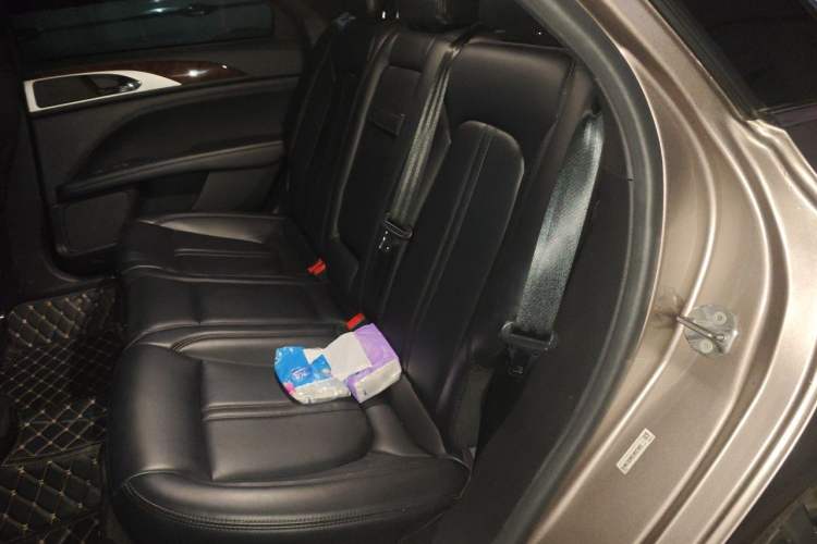 Used Lincoln MKZ 2020 2.0T Deluxe Edition Left Rear Seat