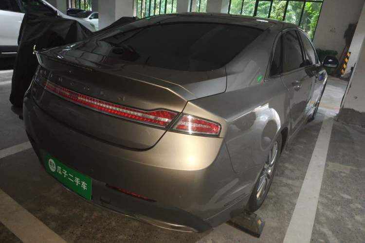 Used Lincoln MKZ 2020 2.0T Deluxe Edition Rear Right 45 Deg