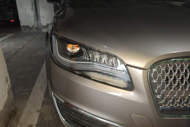 Used Lincoln MKZ 2020 2.0T Deluxe Edition Right Front Headlight