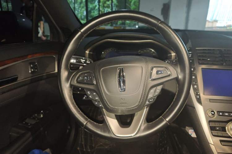 Used Lincoln MKZ 2020 2.0T Deluxe Edition Steering Wheel