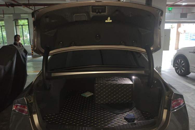 Used Lincoln MKZ 2020 2.0T Deluxe Edition Trunk