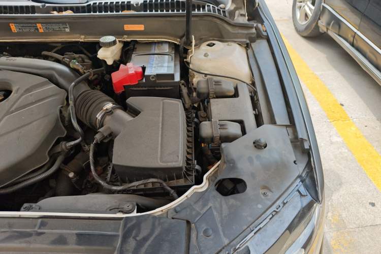 Used Lincoln MKZ 2020 2.0T Deluxe Edition Engine Bay Left