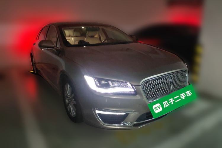 Used Lincoln MKZ 2020 2.0T Deluxe Edition Front Right 45 Deg